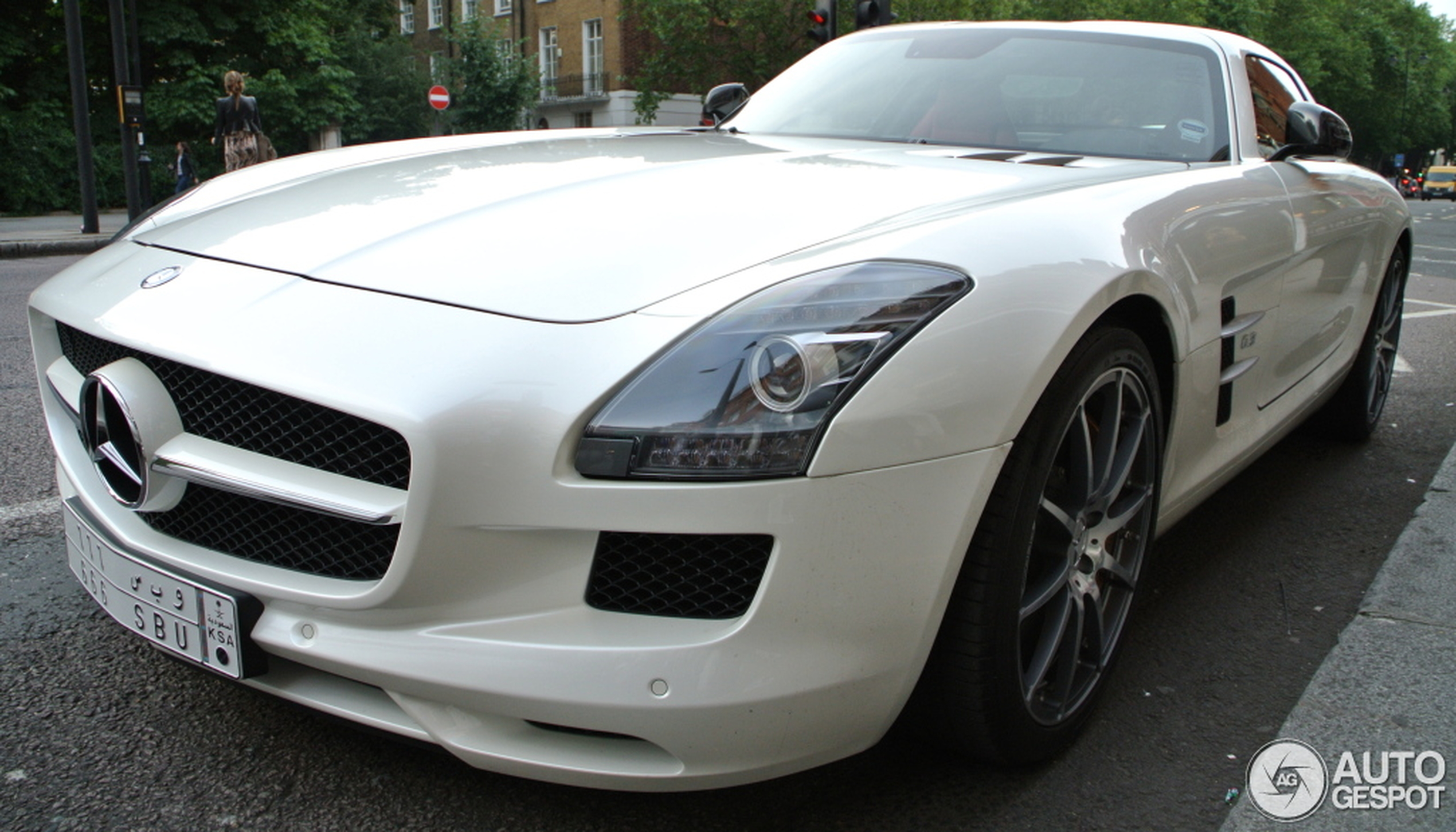 Mercedes-Benz SLS AMG