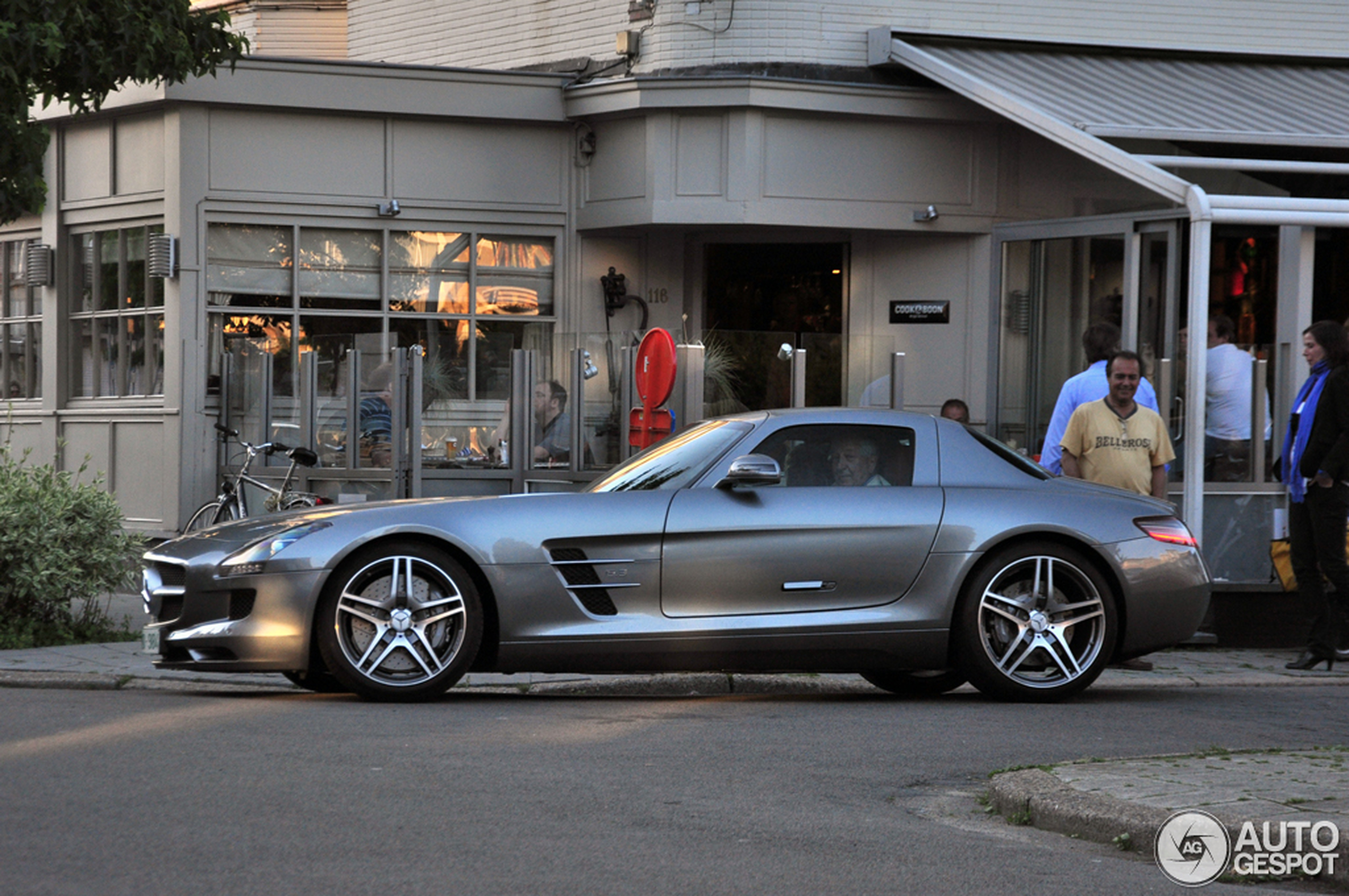 Mercedes-Benz SLS AMG