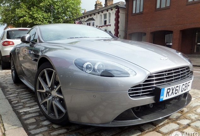 Aston Martin V8 Vantage S