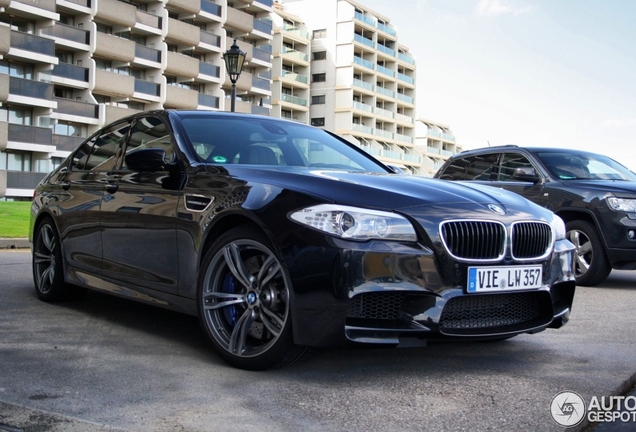 BMW M5 F10 2011