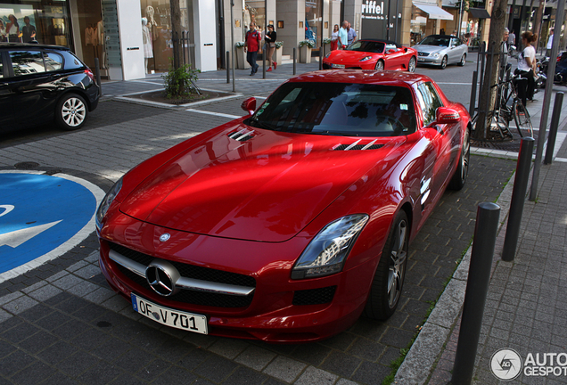 Mercedes-Benz SLS AMG