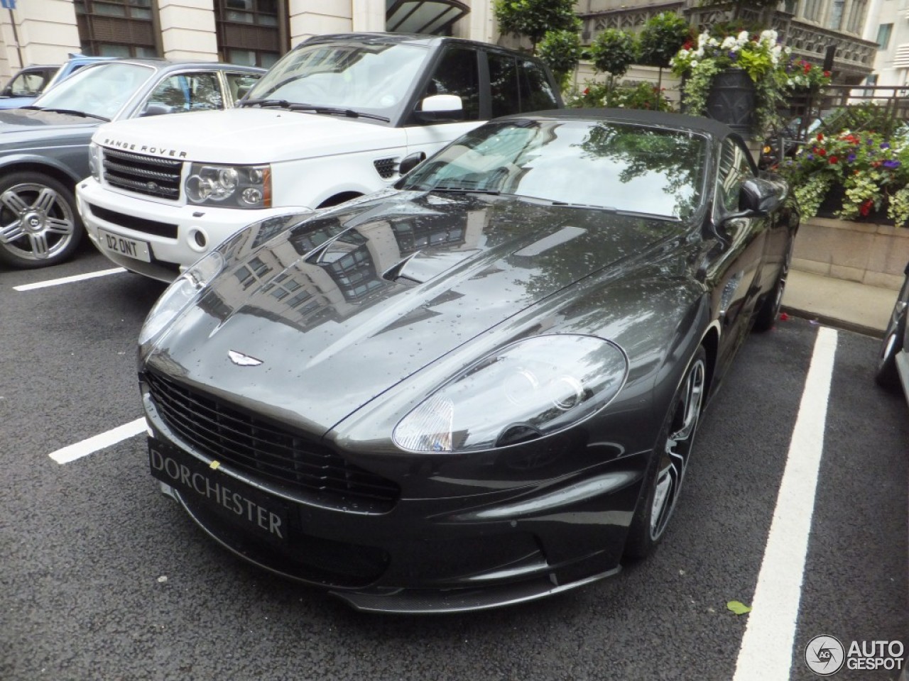 Aston Martin DBS Volante