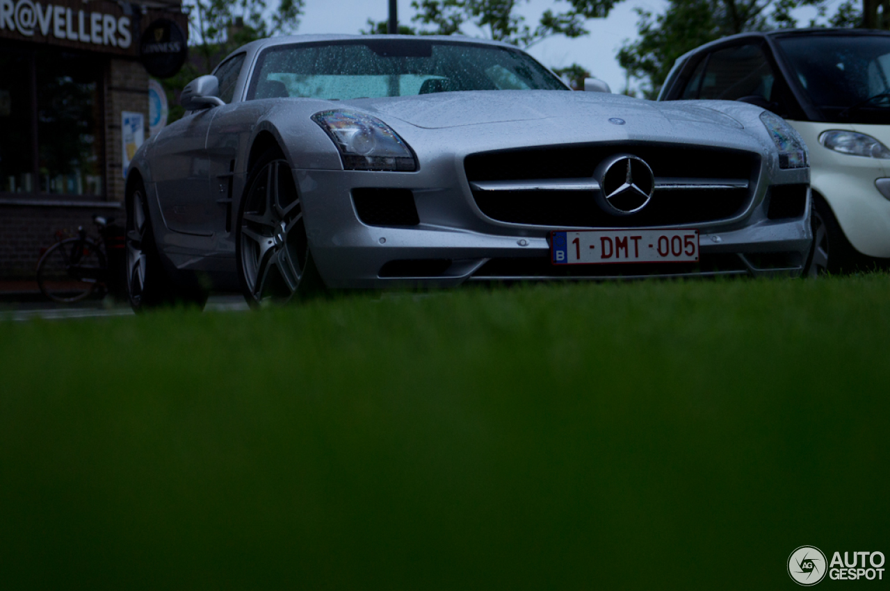 Mercedes-Benz SLS AMG