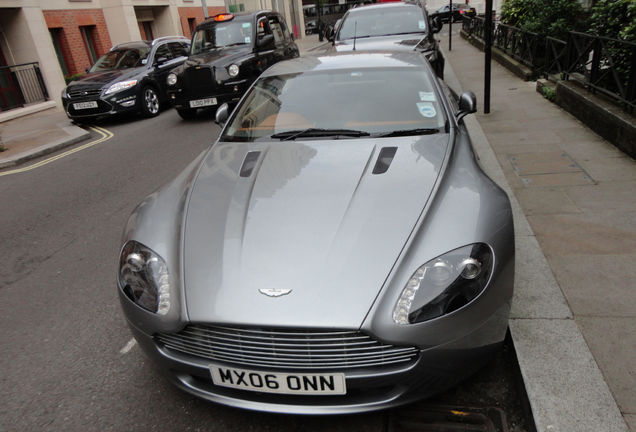 Aston Martin V8 Vantage