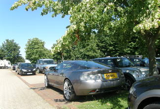 Aston Martin DB9