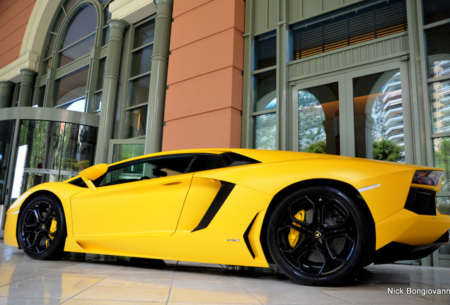 Lamborghini Aventador LP700-4