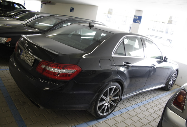 Mercedes-Benz E 63 AMG W212 V8 Biturbo