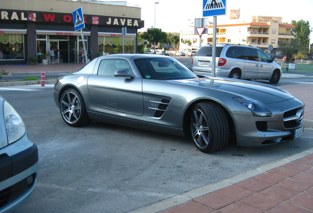 Mercedes-Benz SLS AMG