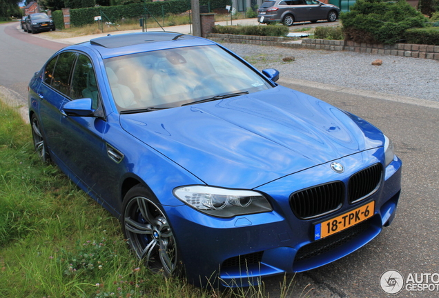 BMW M5 F10 2011