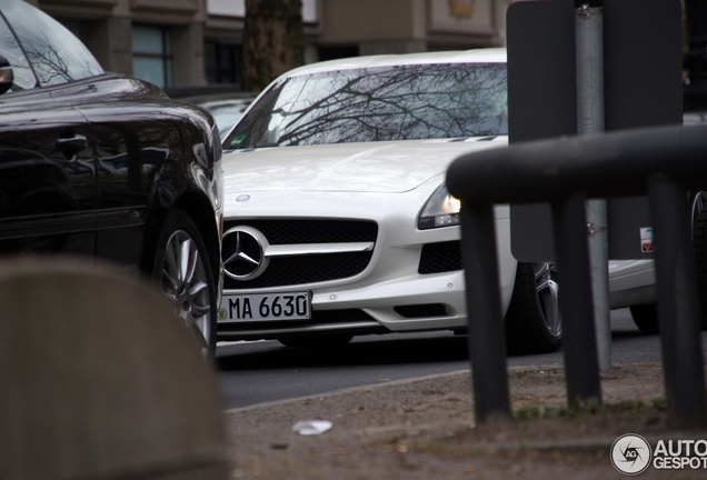 Mercedes-Benz SLS AMG