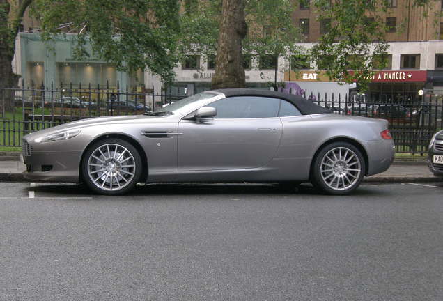 Aston Martin DB9 Volante