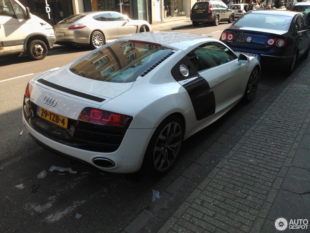 Audi R8 V10