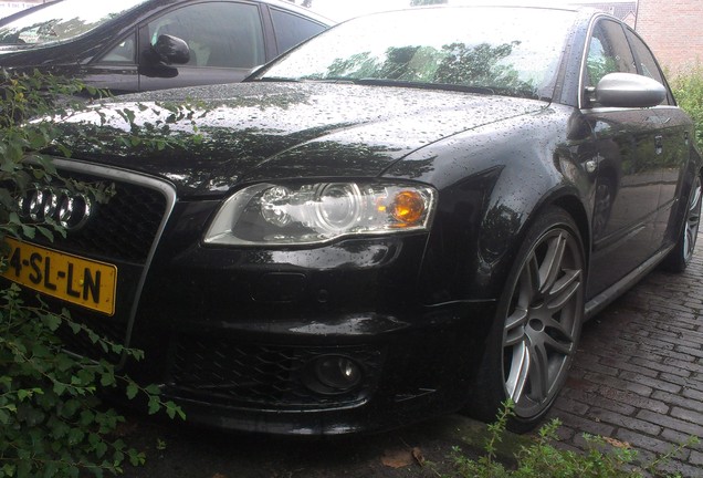 Audi RS4 Sedan