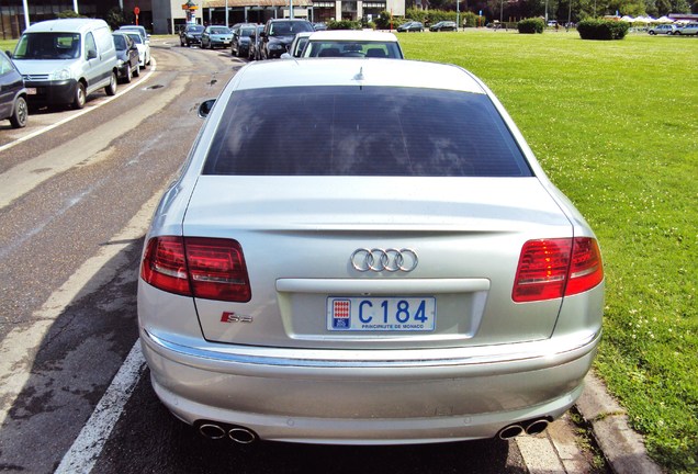 Audi S8 D3