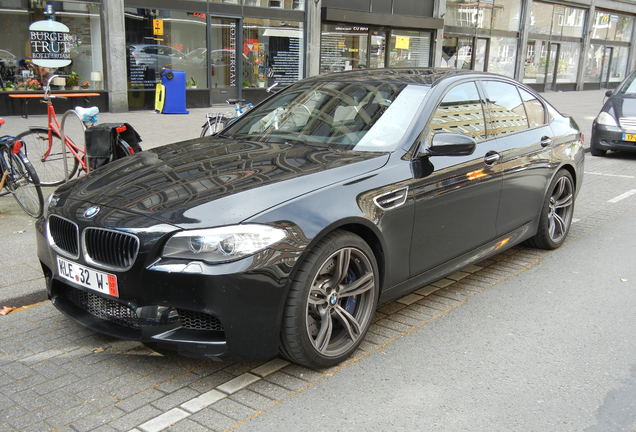 BMW M5 F10 2011