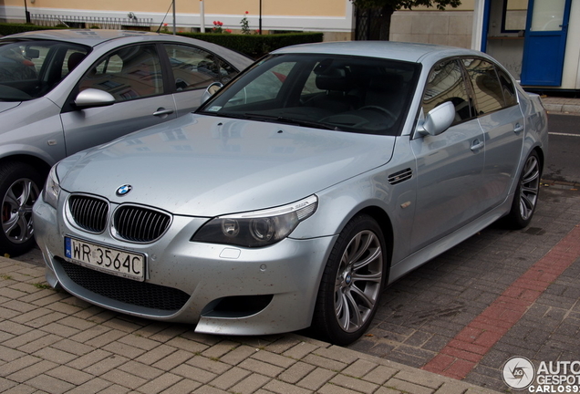 BMW M5 E60 2005