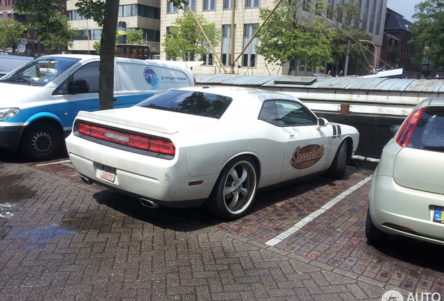 Dodge Challenger SRT-8