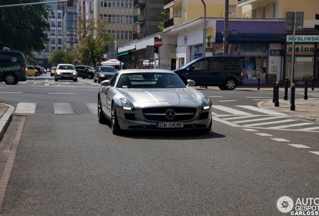 Mercedes-Benz SLS AMG