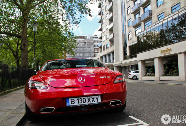 Mercedes-Benz SLS AMG