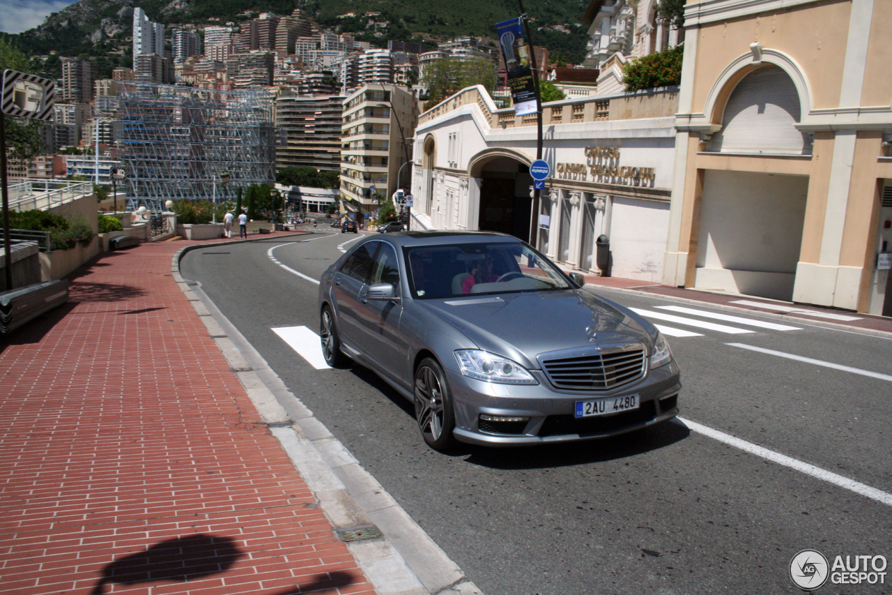 Mercedes-Benz S 65 AMG V221 2010