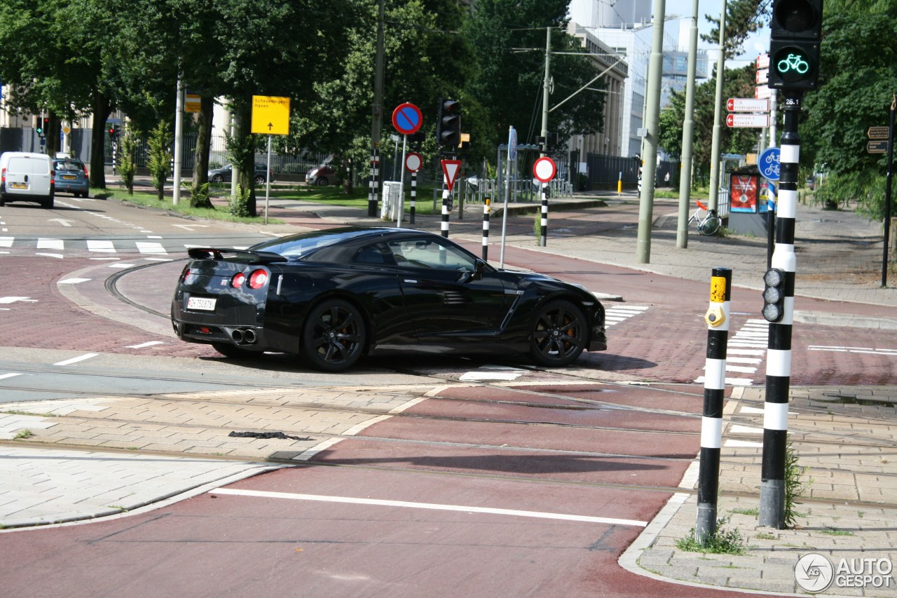 Nissan GT-R