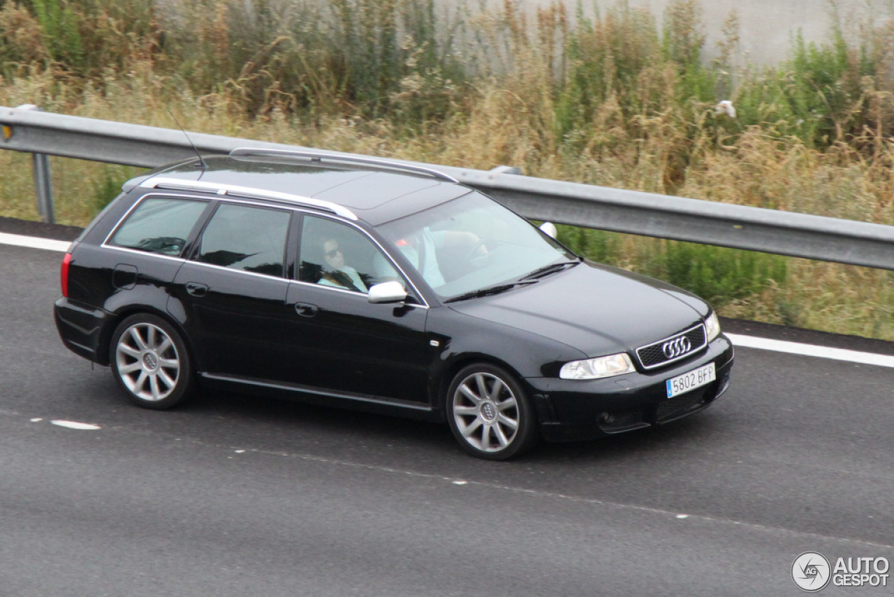 Audi RS4 Avant B5