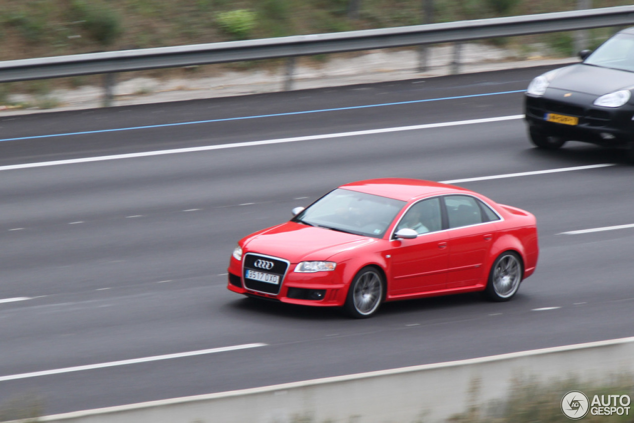 Audi RS4 Sedan