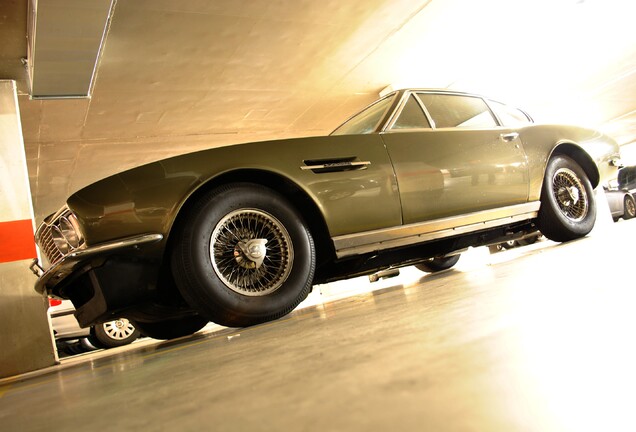 Aston Martin DBS Vantage