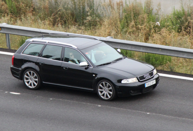 Audi RS4 Avant B5