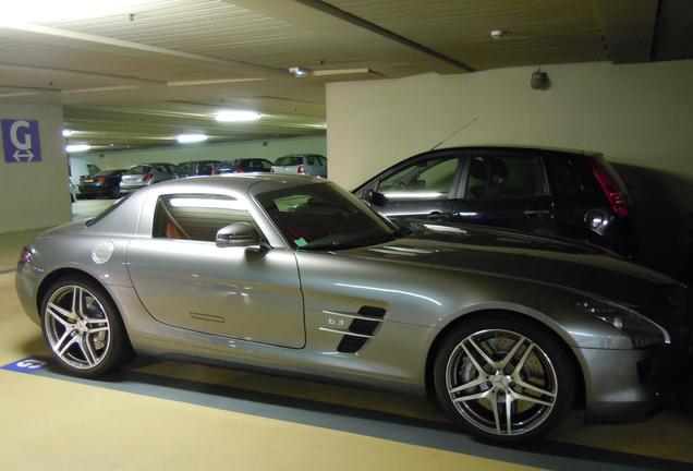 Mercedes-Benz SLS AMG