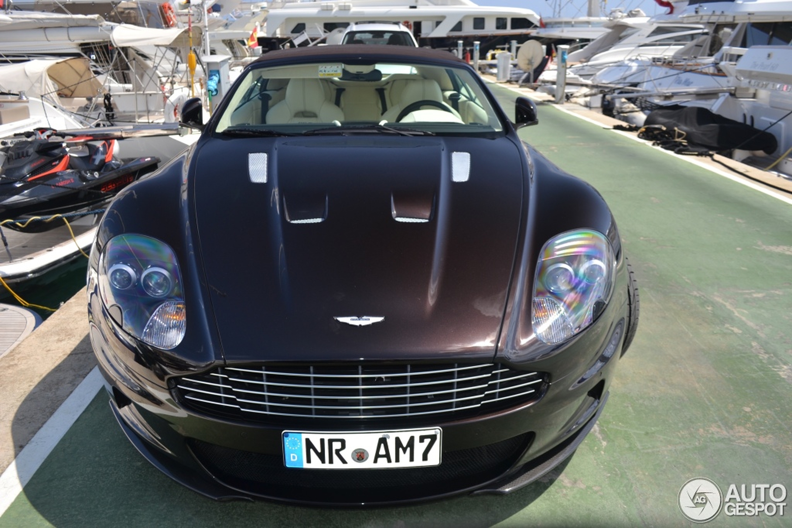 Aston Martin DBS Volante