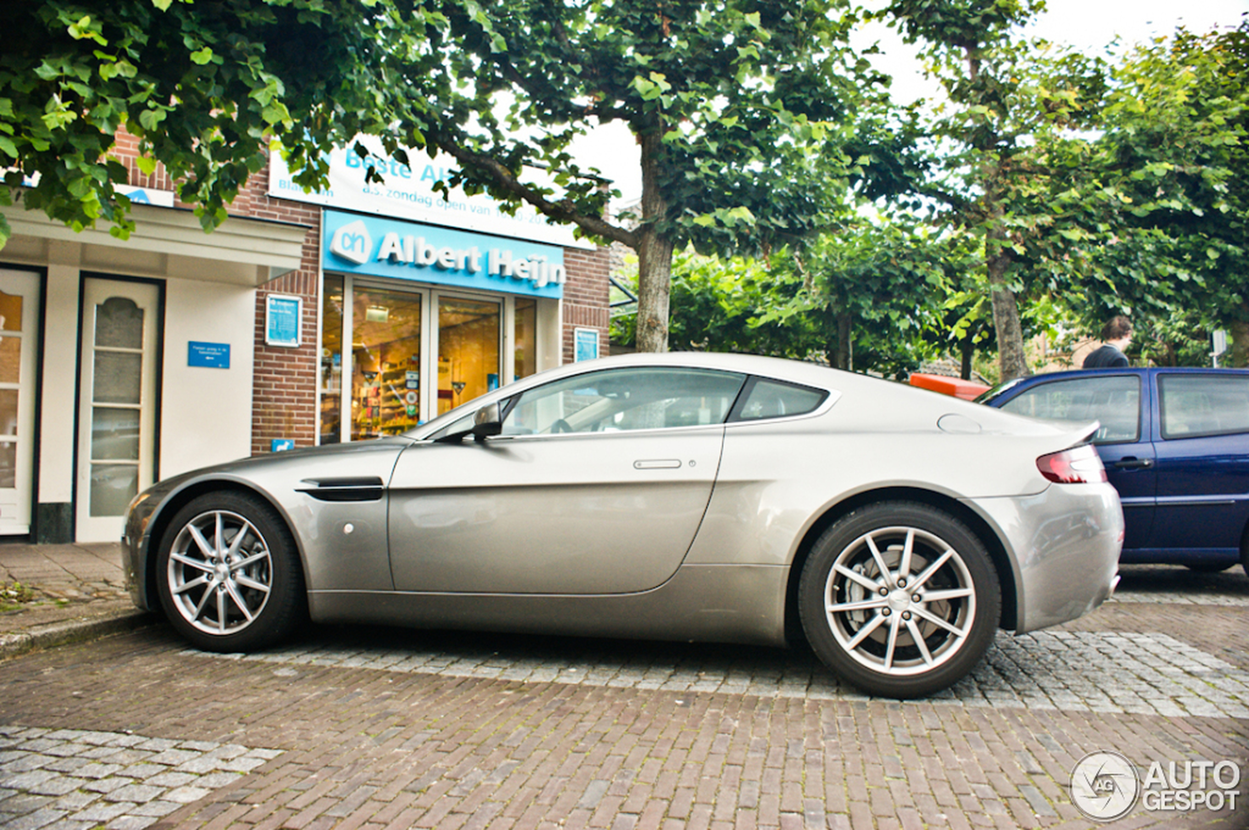 Aston Martin V8 Vantage