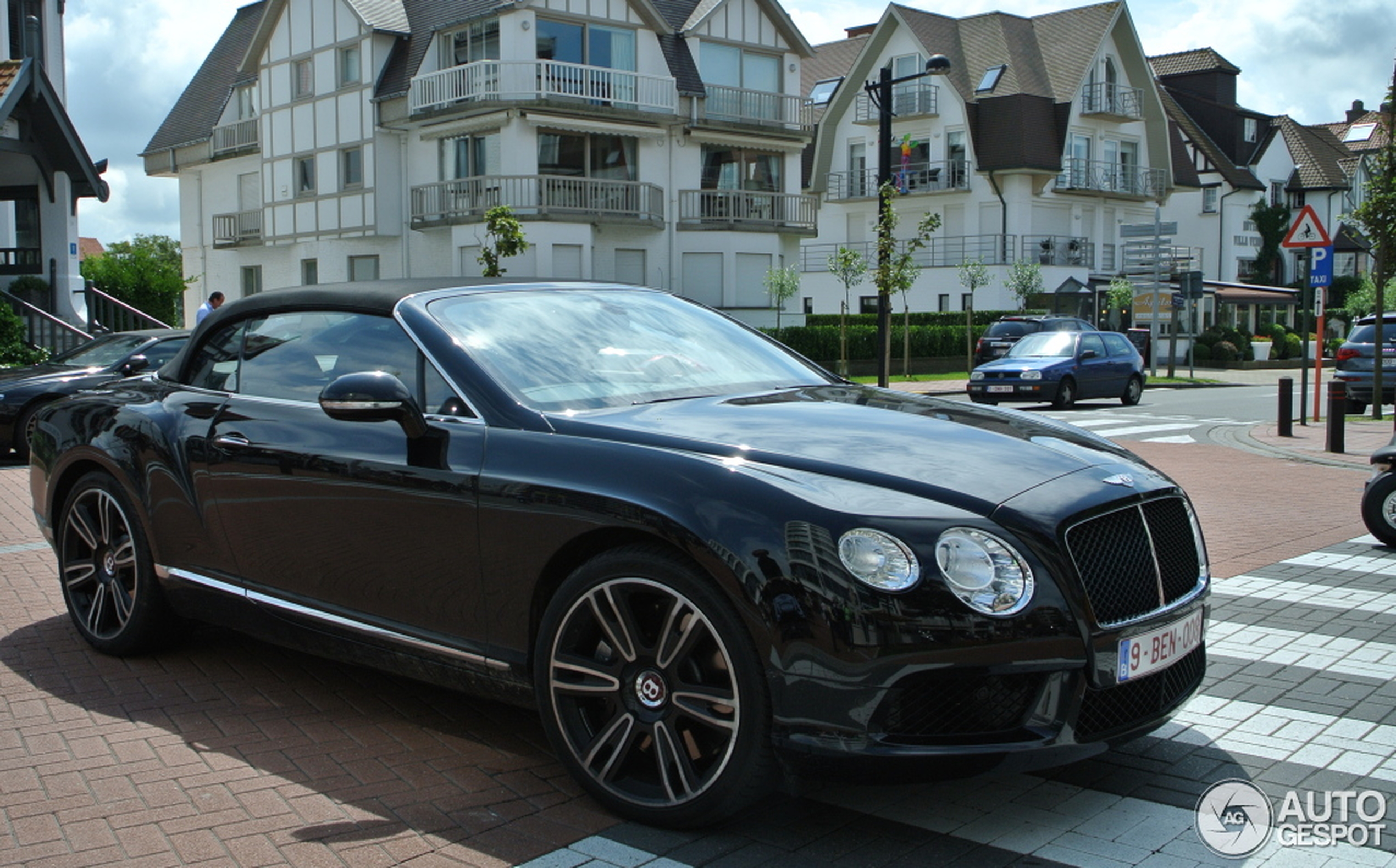 Bentley Continental GTC V8