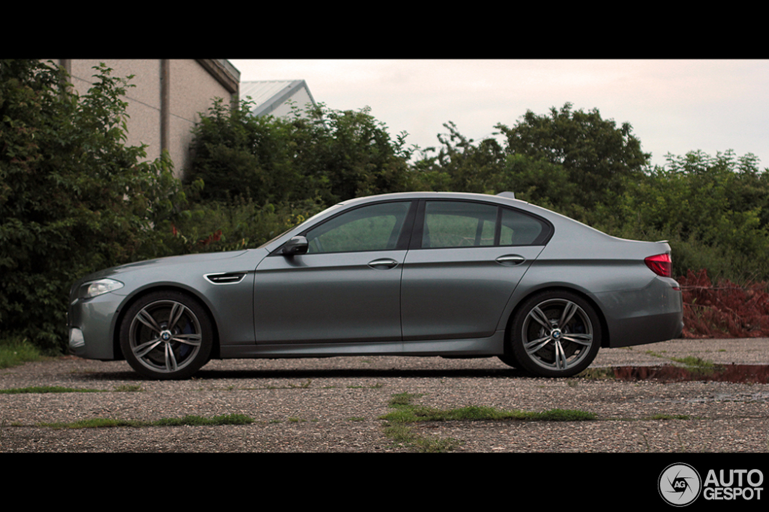 BMW M5 F10 2011