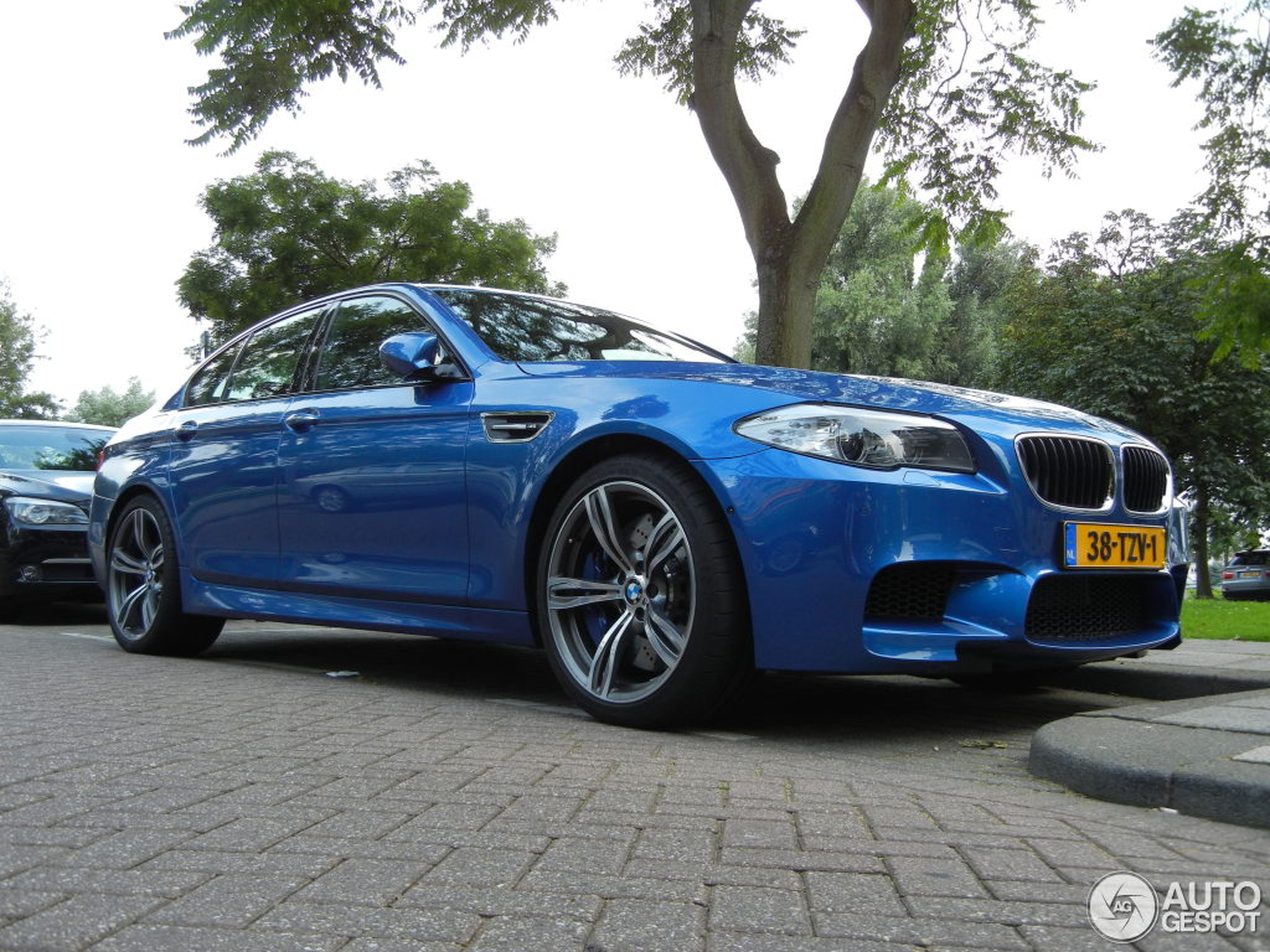 BMW M5 F10 2011