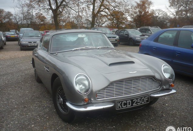 Aston Martin DB6 MKI