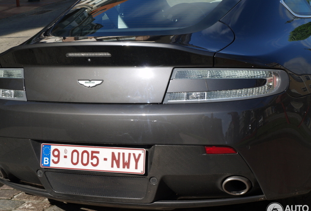 Aston Martin V8 Vantage S