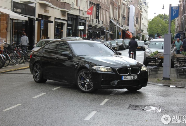 BMW M5 F10 2011