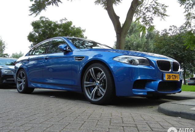 BMW M5 F10 2011