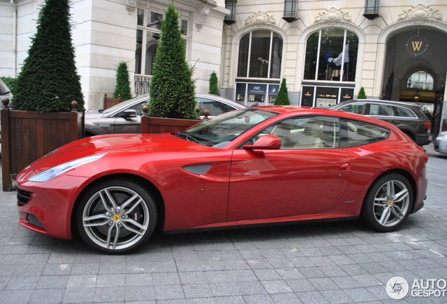 Ferrari FF