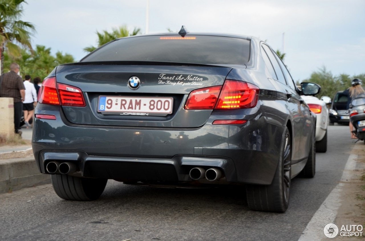 BMW M5 F10 2011