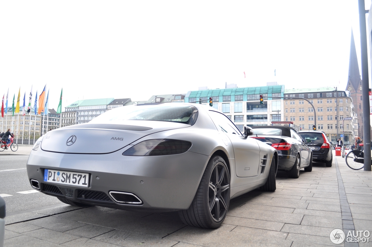 Mercedes-Benz SLS AMG