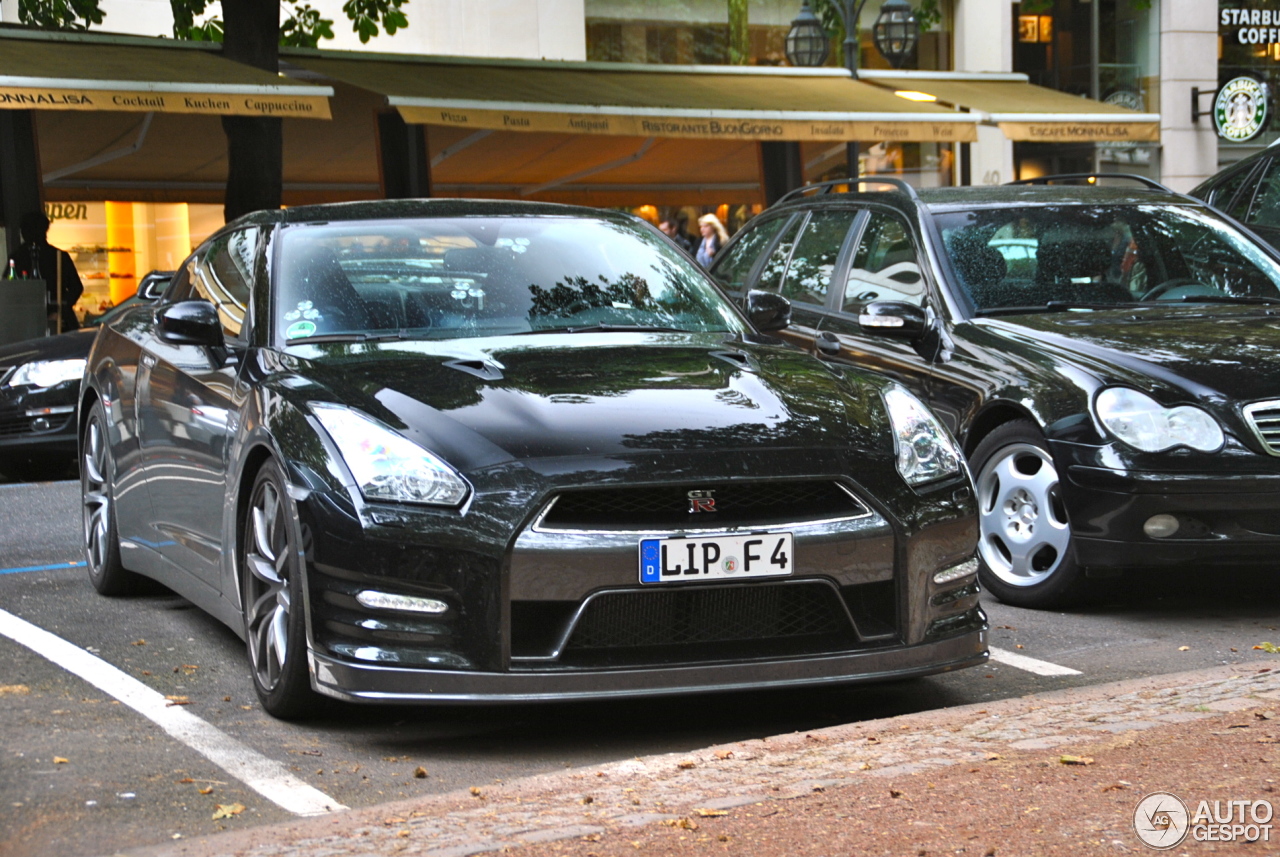 Nissan GT-R 2011