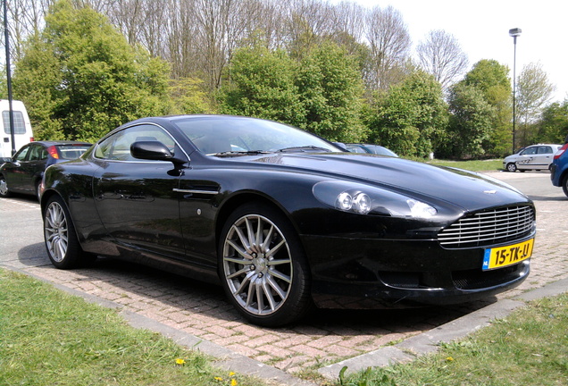 Aston Martin DB9