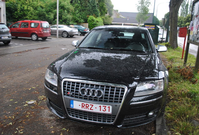 Audi S8 D3