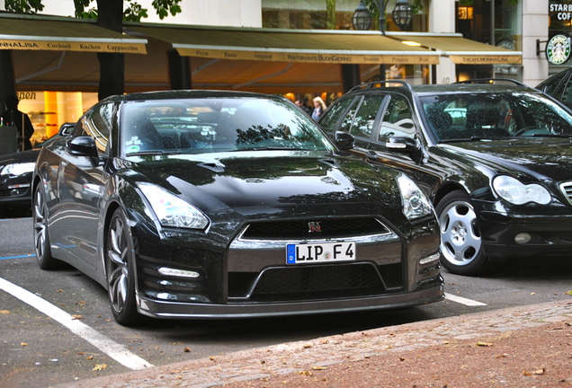 Nissan GT-R 2011