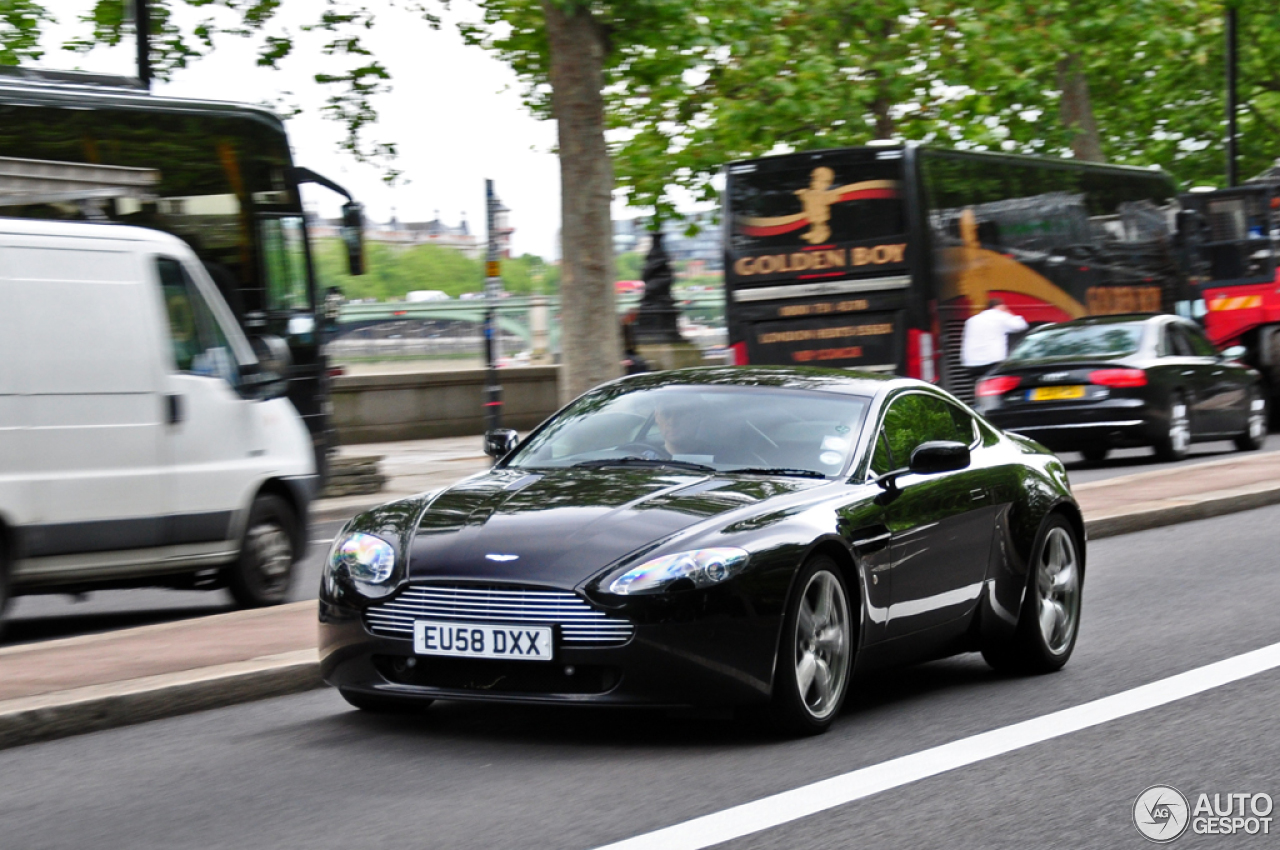 Aston Martin V8 Vantage