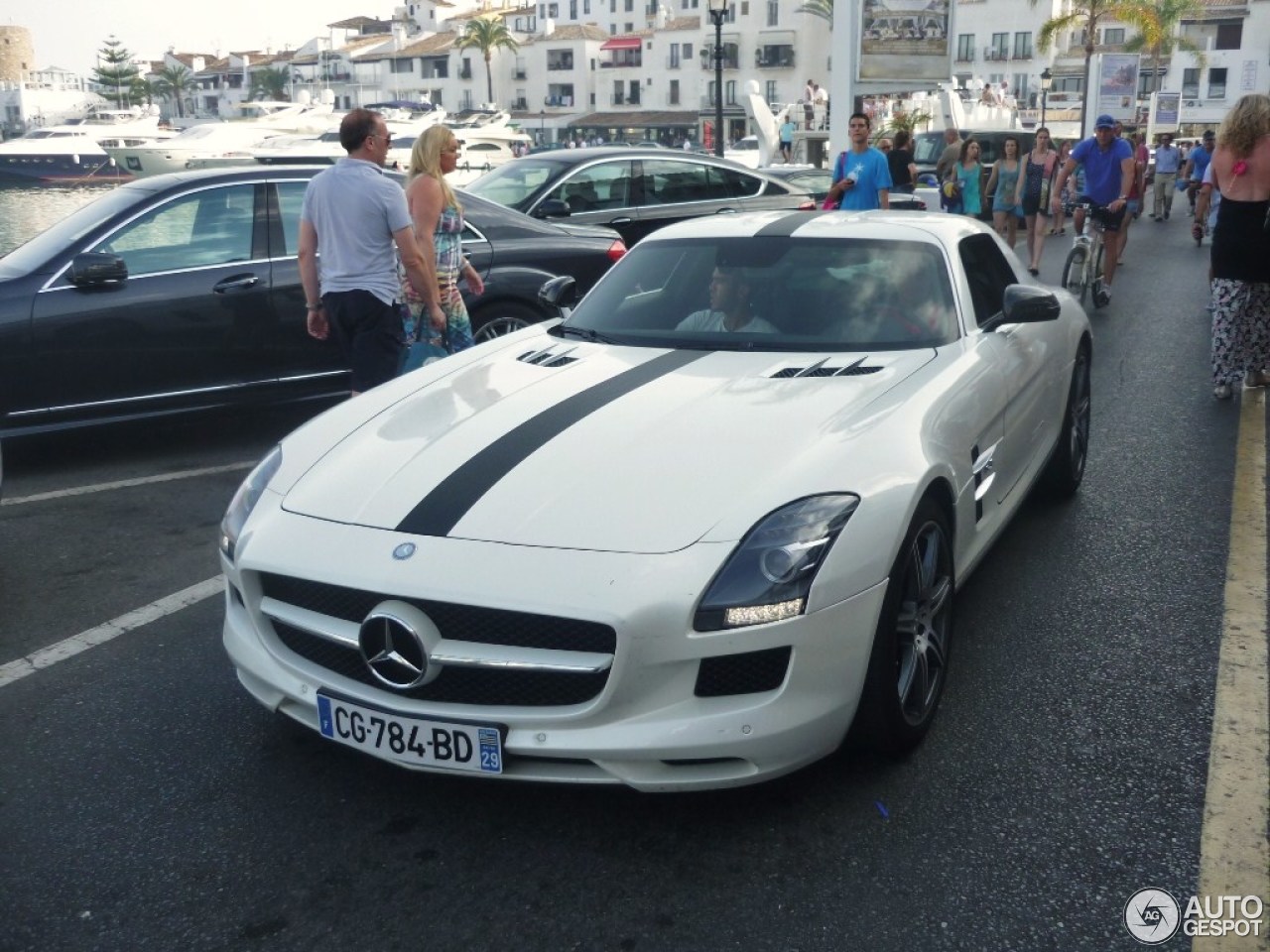 Mercedes-Benz SLS AMG