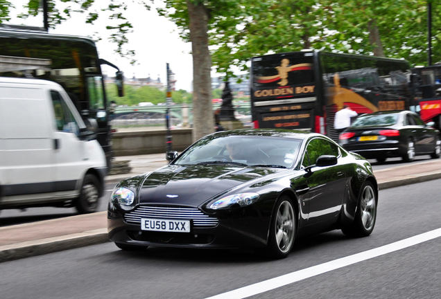 Aston Martin V8 Vantage