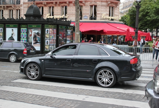 Audi RS4 Sedan